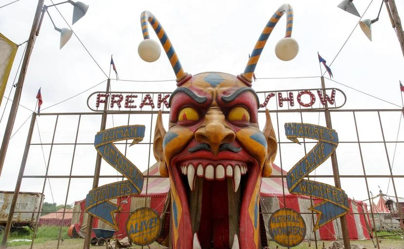 Сериал Американская история ужасов 4 сезон 1 серия смотреть онлайн